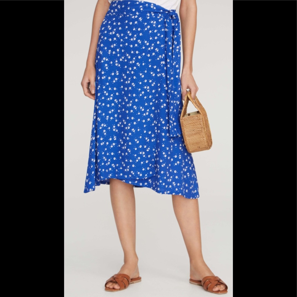 Beautiful lightweight midi skirt xs